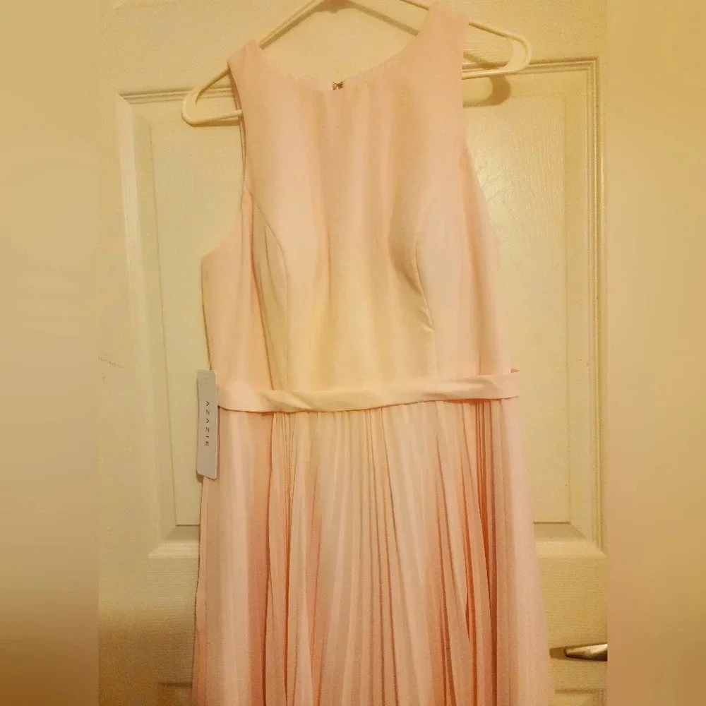 Lindie Dress in Blushing Pink by Azazie, NWT, Sz 12 - Picture 2 of 6